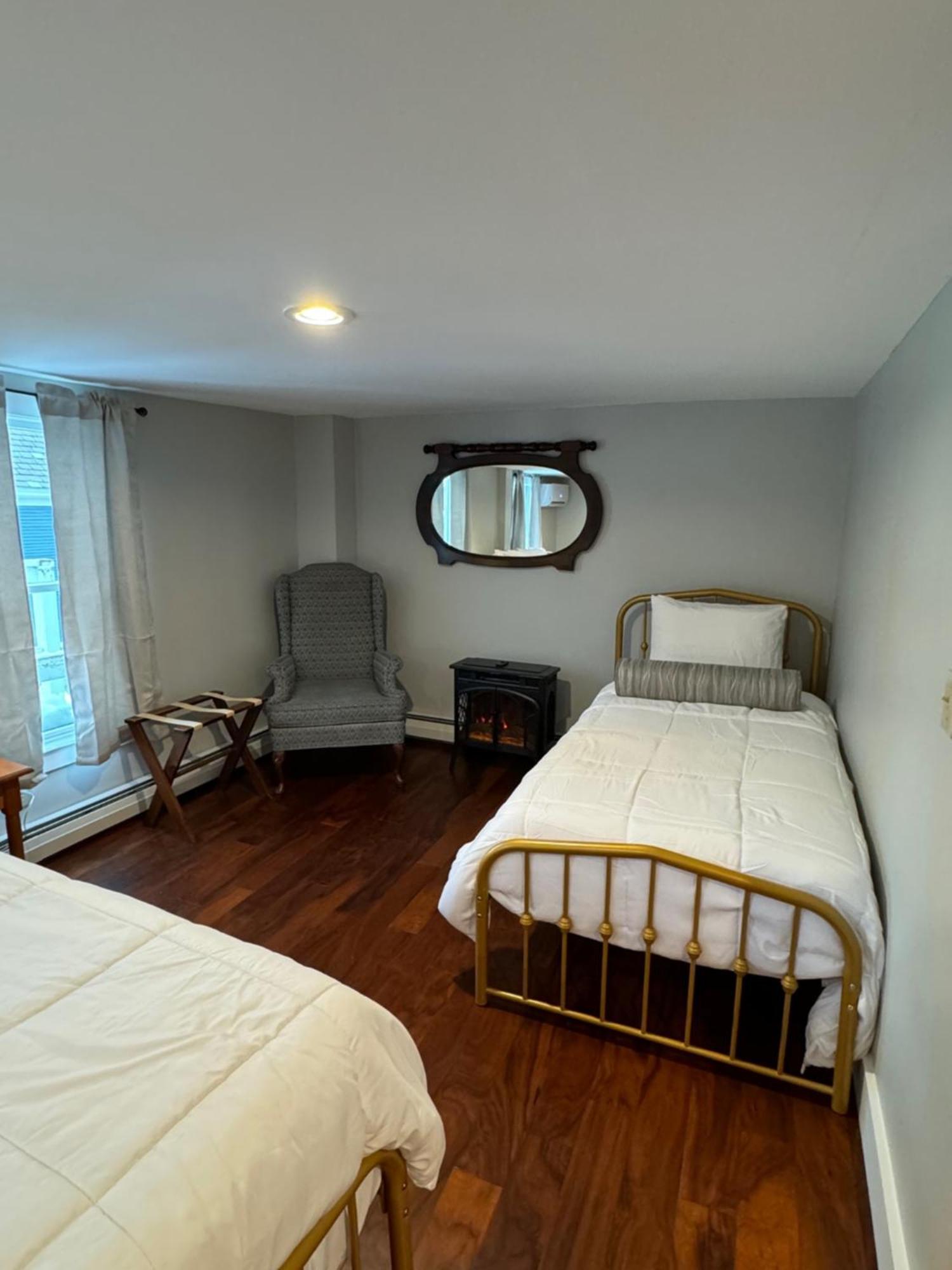 Chester Inn Экстерьер фото