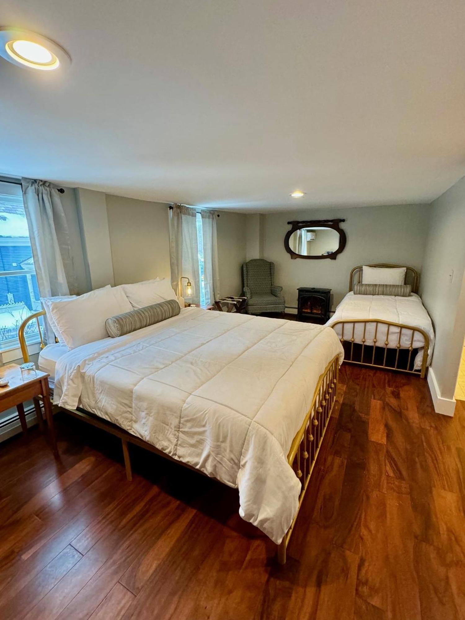 Chester Inn Экстерьер фото