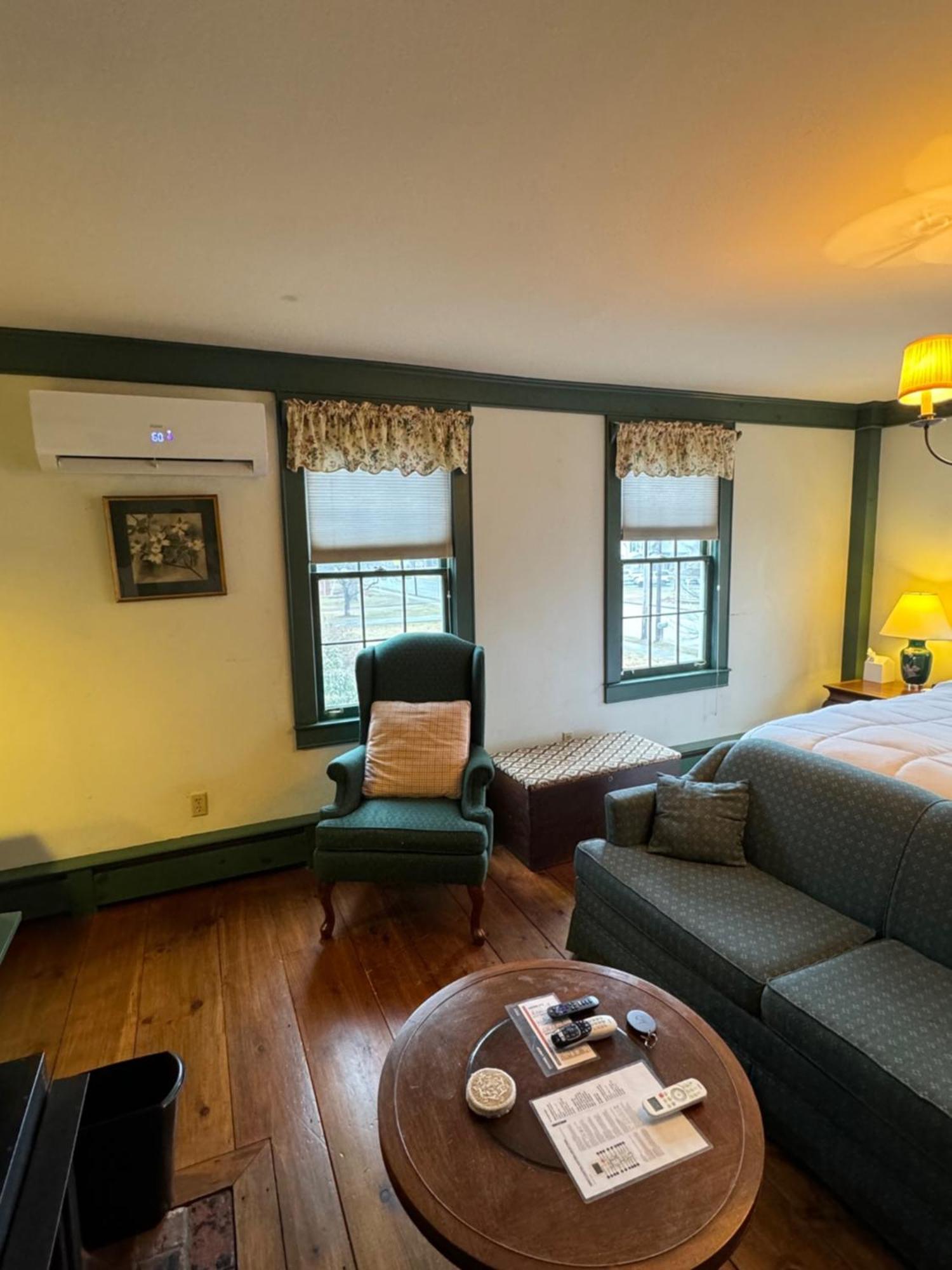Chester Inn Экстерьер фото