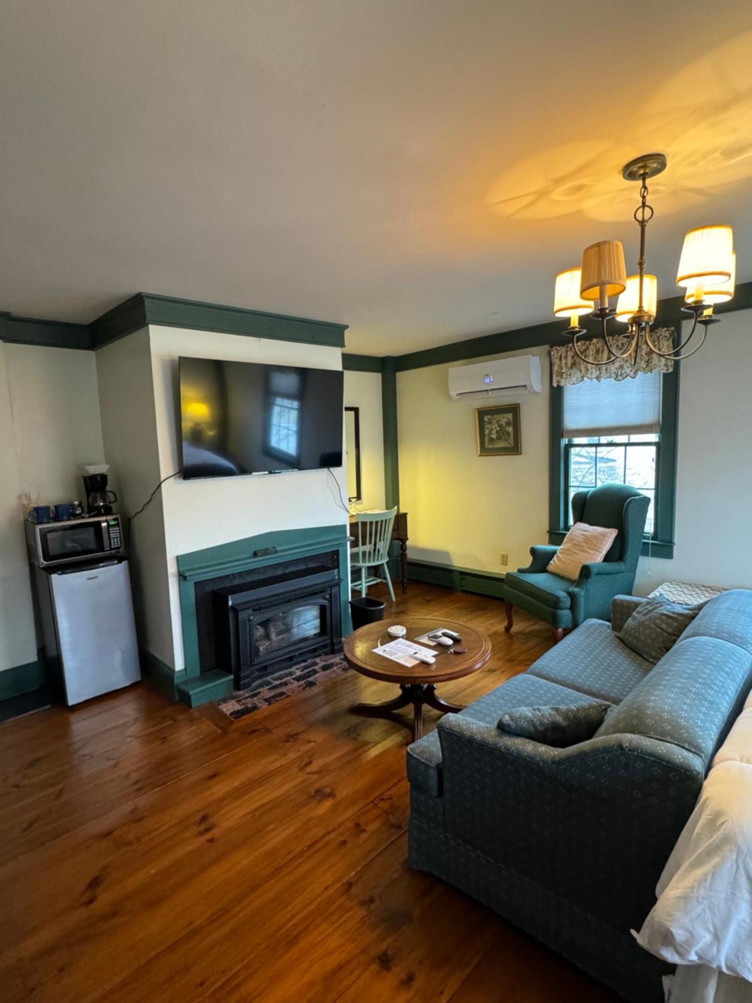 Chester Inn Экстерьер фото